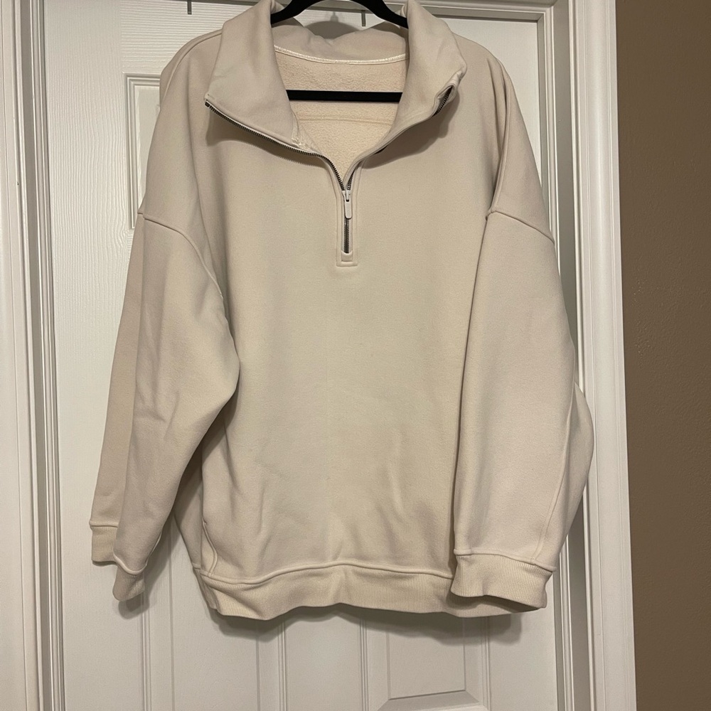 Lululemon Athletica Cream Sweatshirt